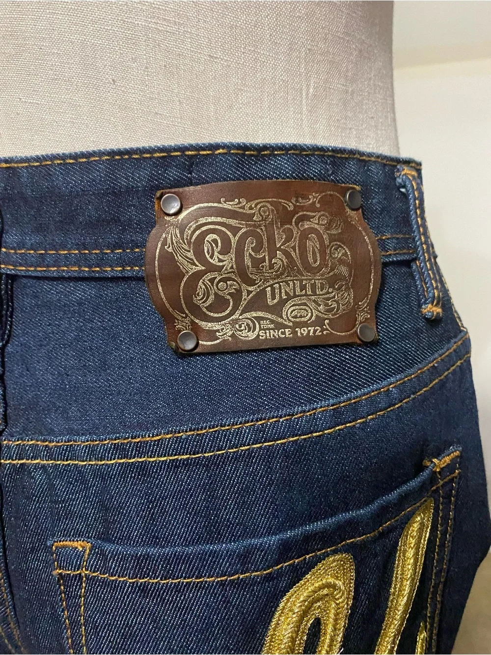 Vintage Ecko Unlimited Gold Script Embroidery Relaxed Fit Jeans Y2K Streetwear